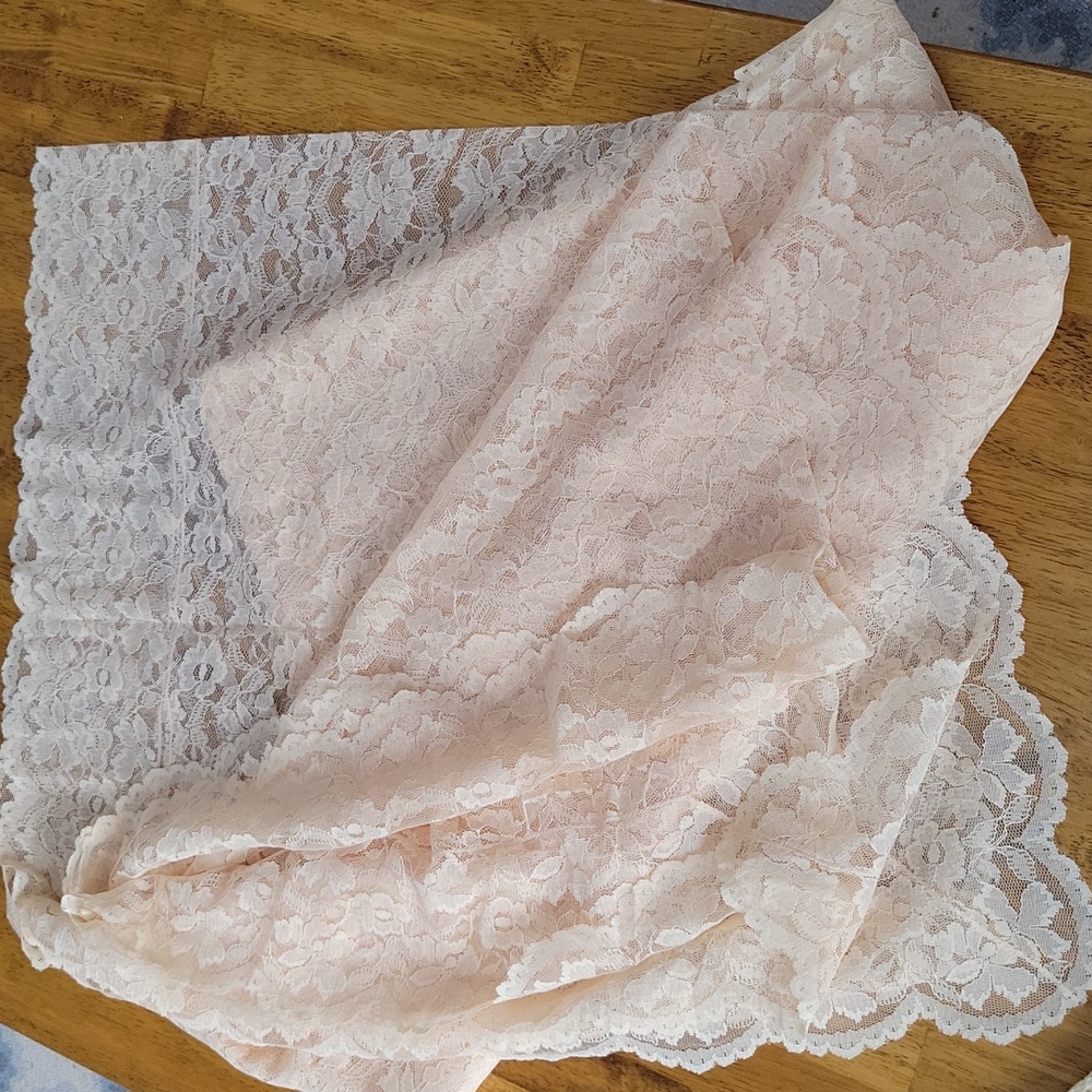 Lace Table Linen
